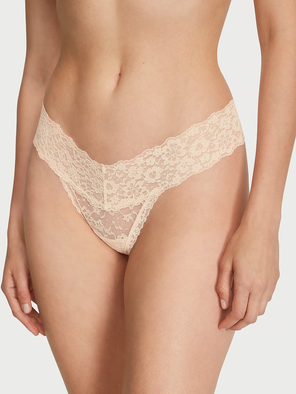 Мереживні трусики тонг Victoria's Secret Lace Thong Panty 415992SEQ фото